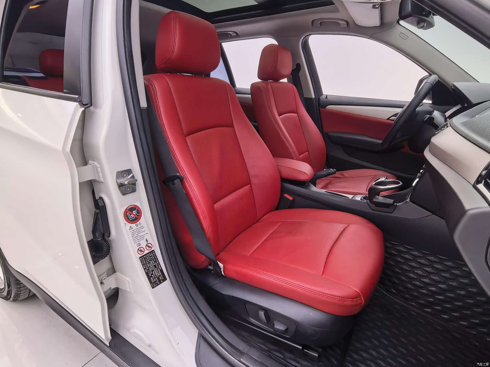 BMW X1, 2015 все фото