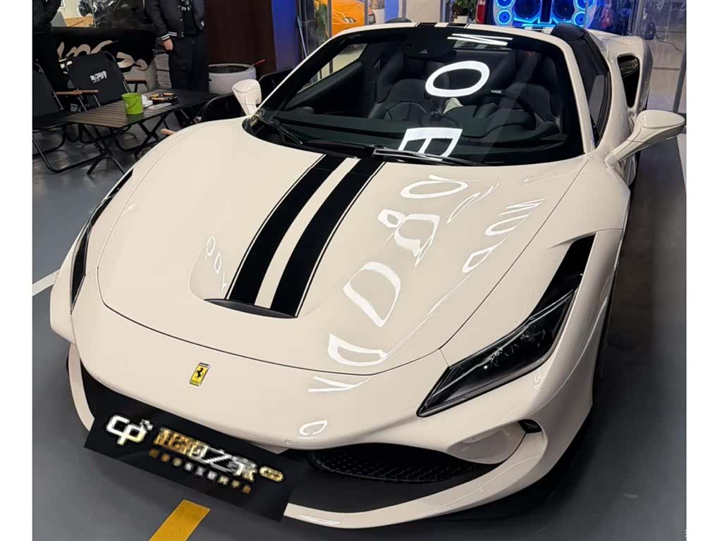 Ferrari F8, 2021 12