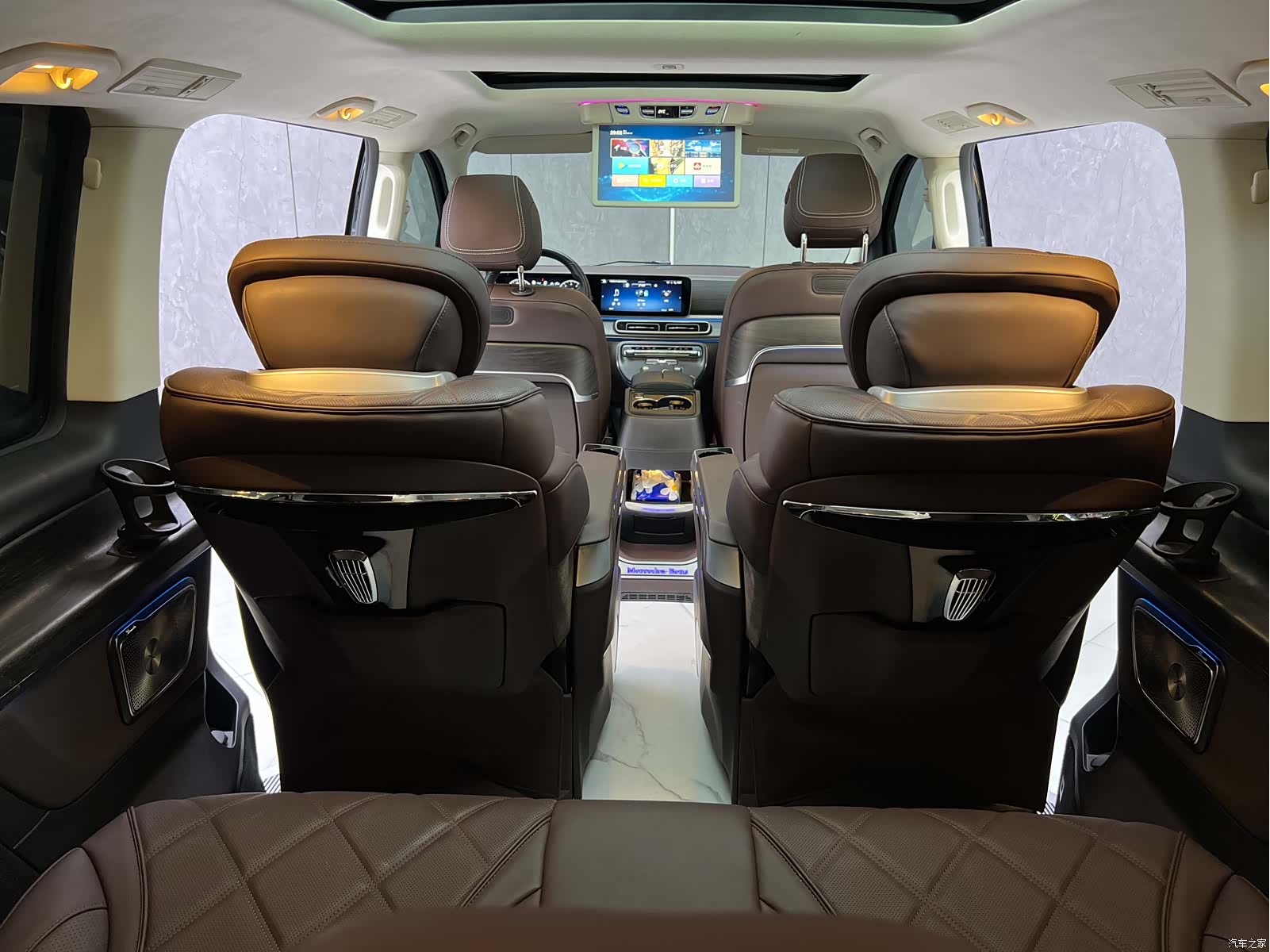 Mercedes-Benz V-Class, 2025 16
