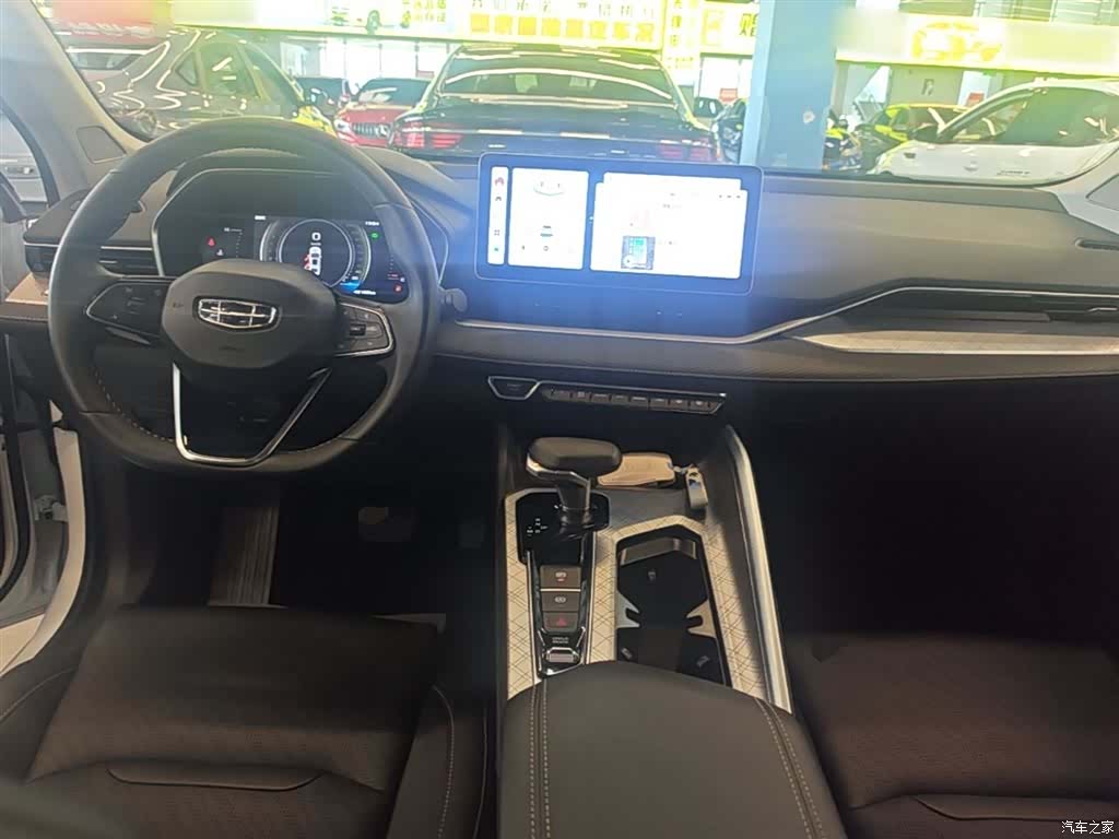 Geely Preface, 2022 10