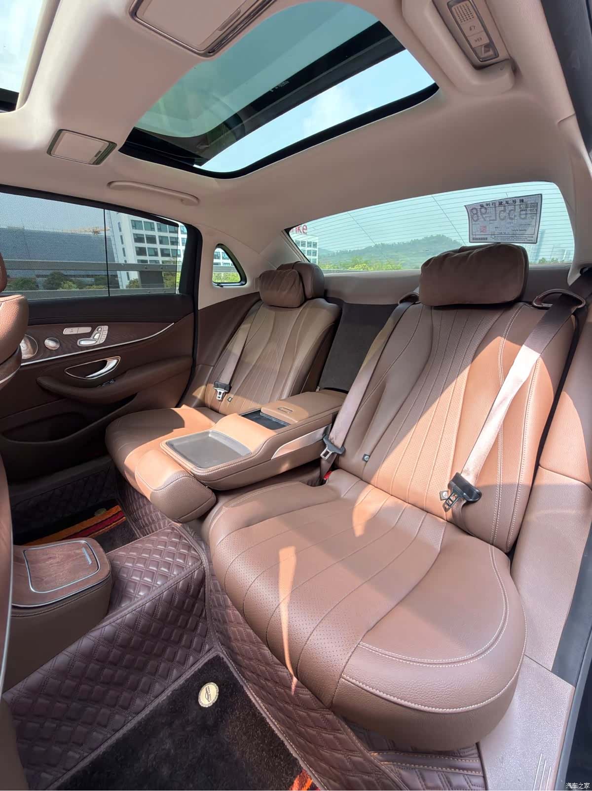 Mercedes-Benz E-Class, 2023 10