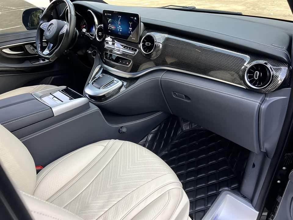 Mercedes-Benz V-class