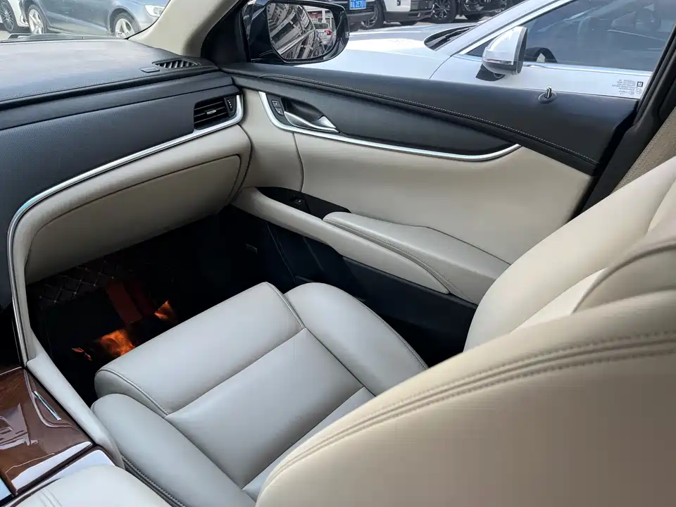 Cadillac XTS
