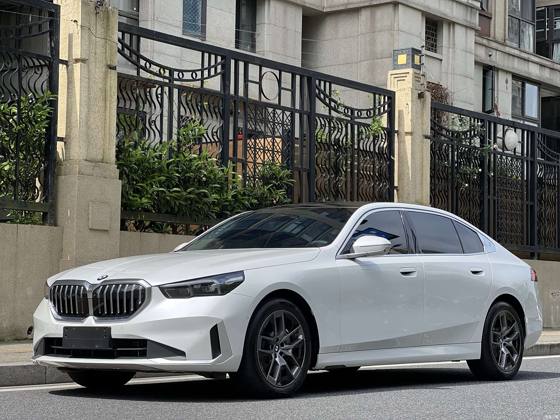 BMW 5 Series, 2024 1