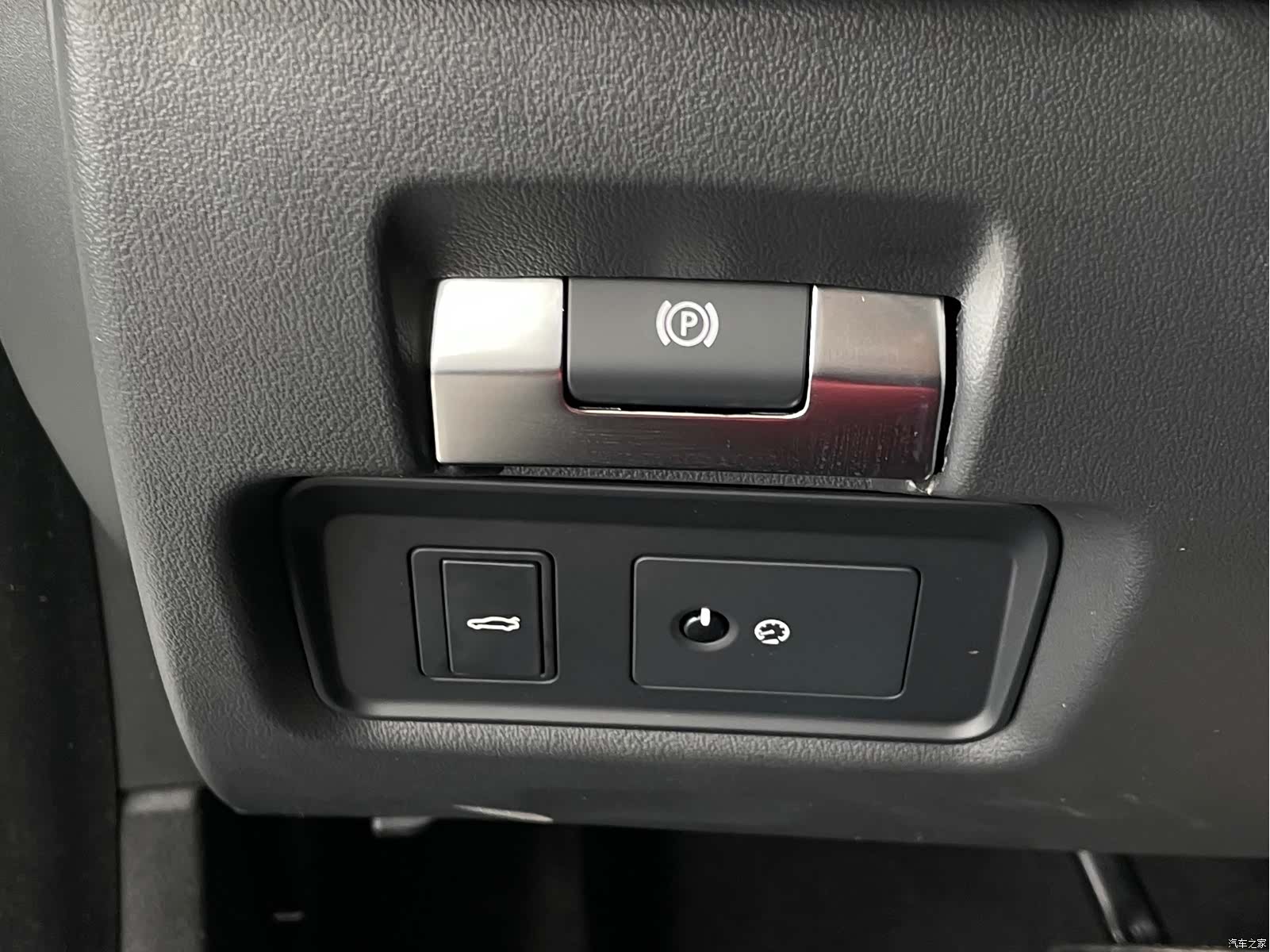 Land Rover XEL, 2022 24