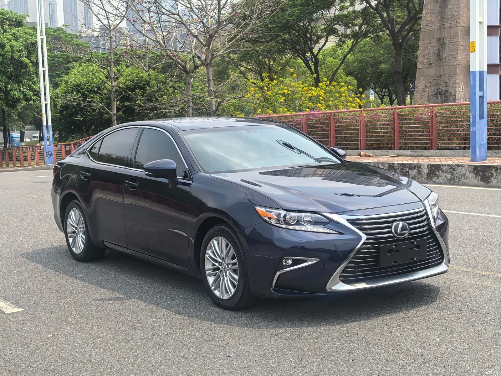 Lexus ES, 2018 3