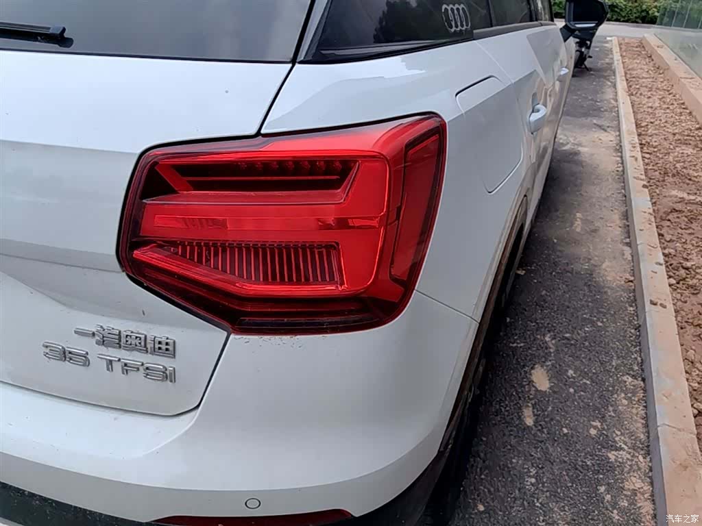Audi Q2L, 2020 8