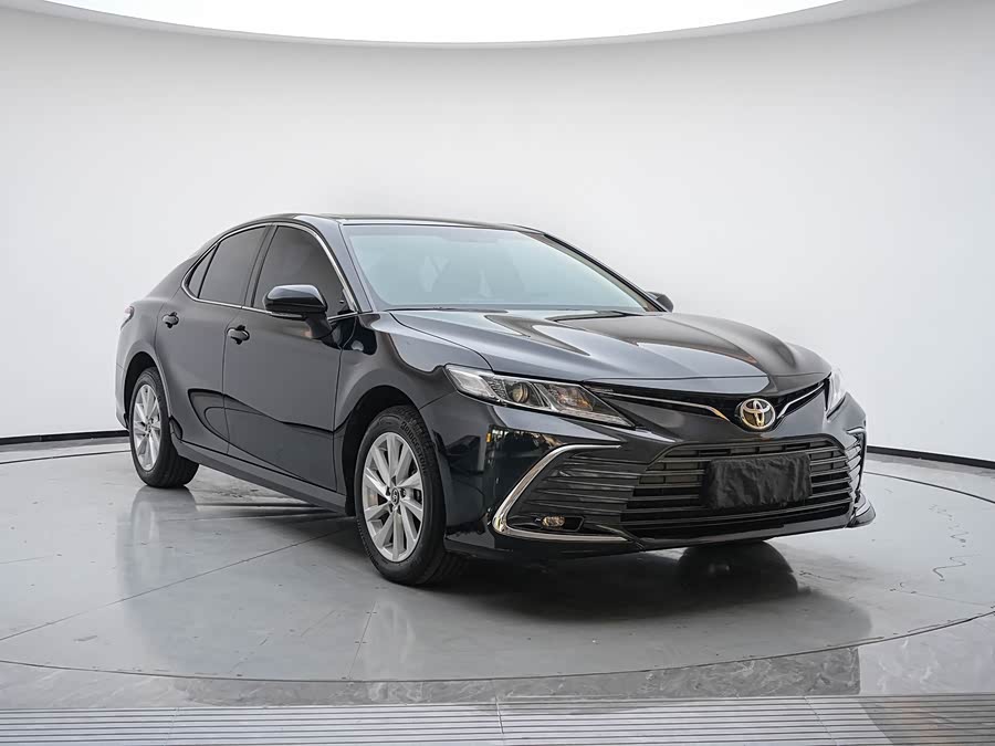 Toyota Camry 2023, фото 3