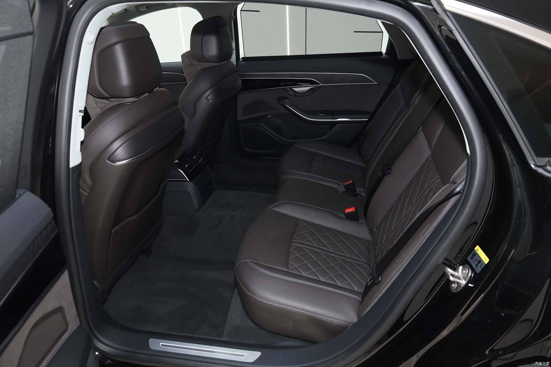 Audi A8L, 2023 19