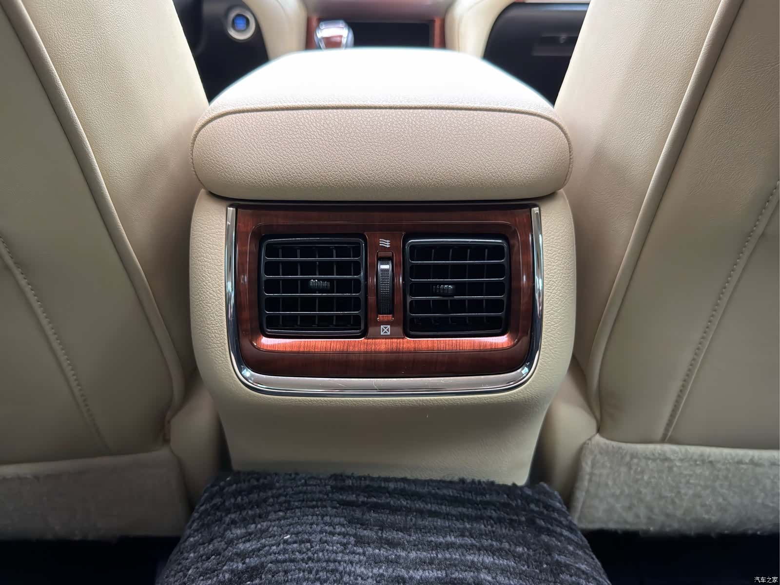 Toyota Crown, 2016 22