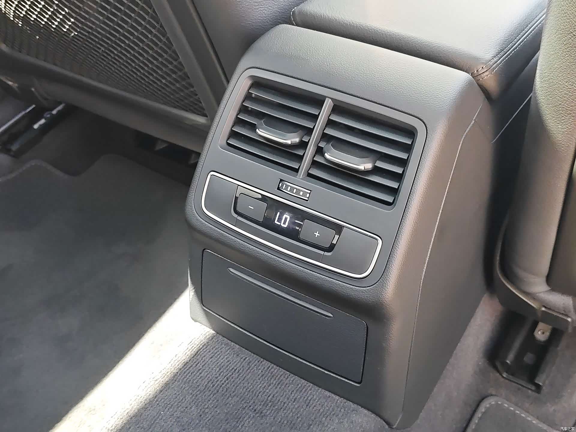 Audi A4L, 2017 14