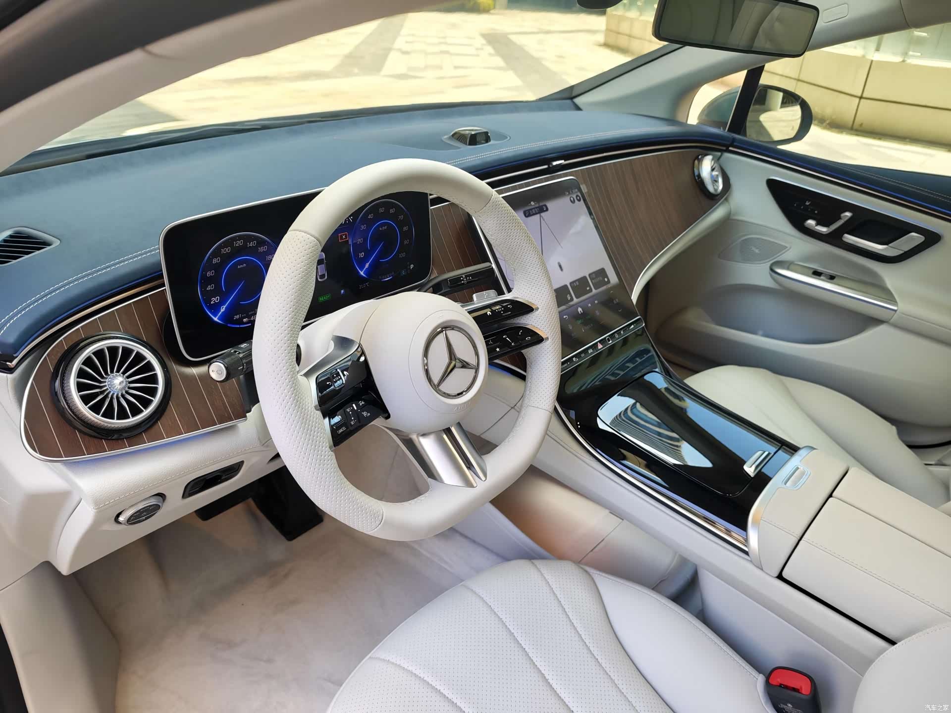 Mercedes-Benz EQE, 2026 16