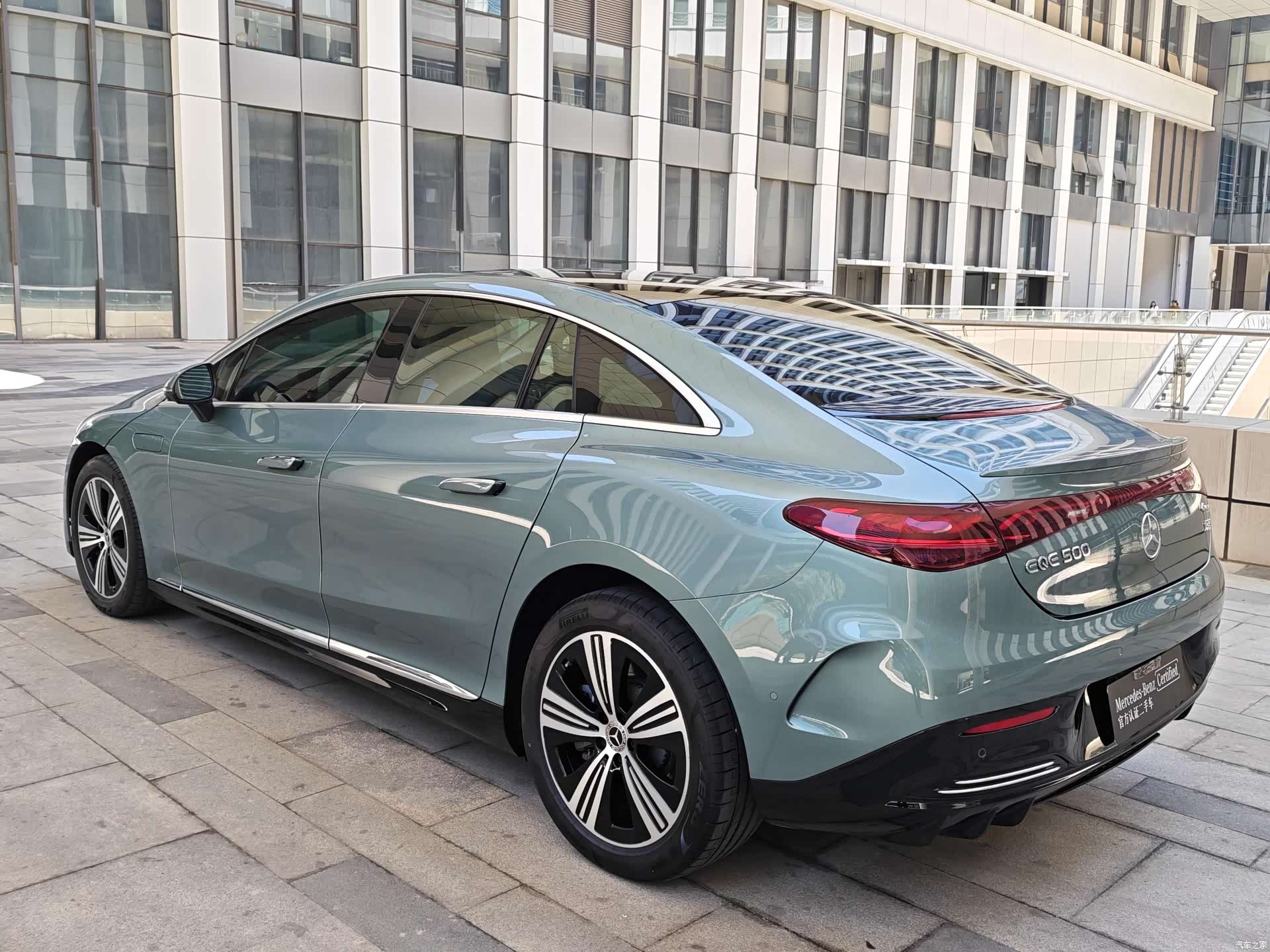 Mercedes-Benz EQE, 2026 10