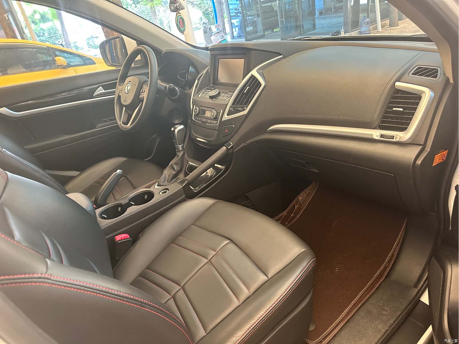 DongFeng AX7, 2016 10