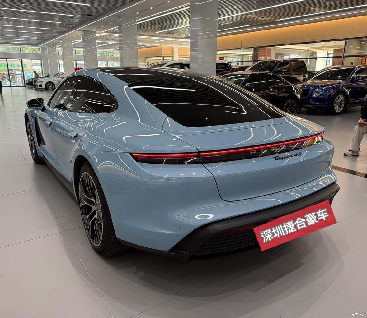 Porsche Taycan, 2021 4