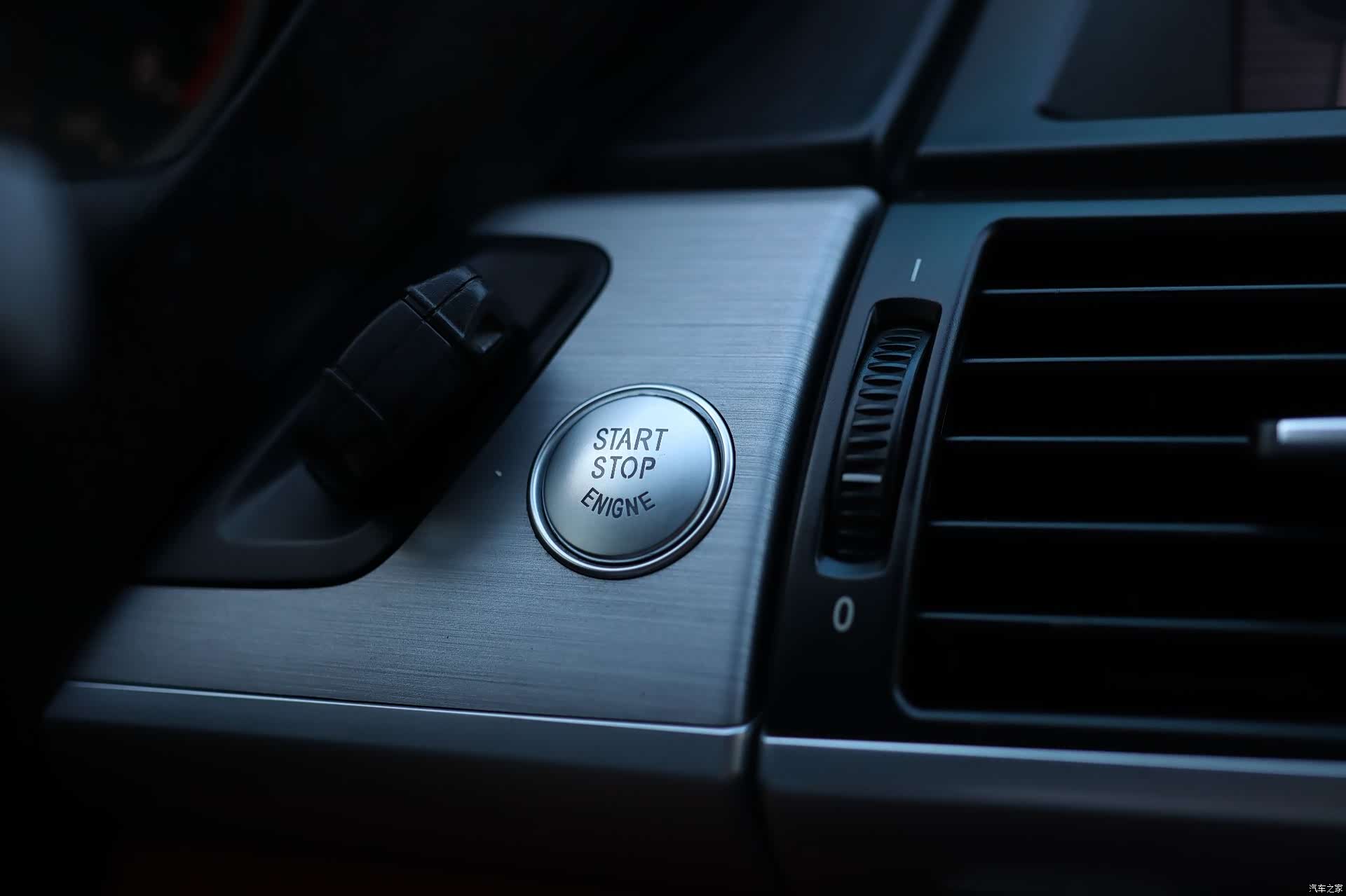BMW X6, 2012 9