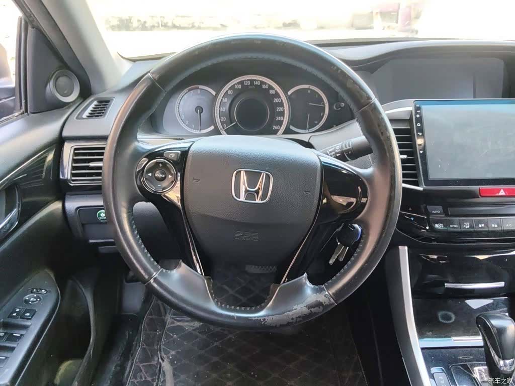 Honda Accord, 2017 11