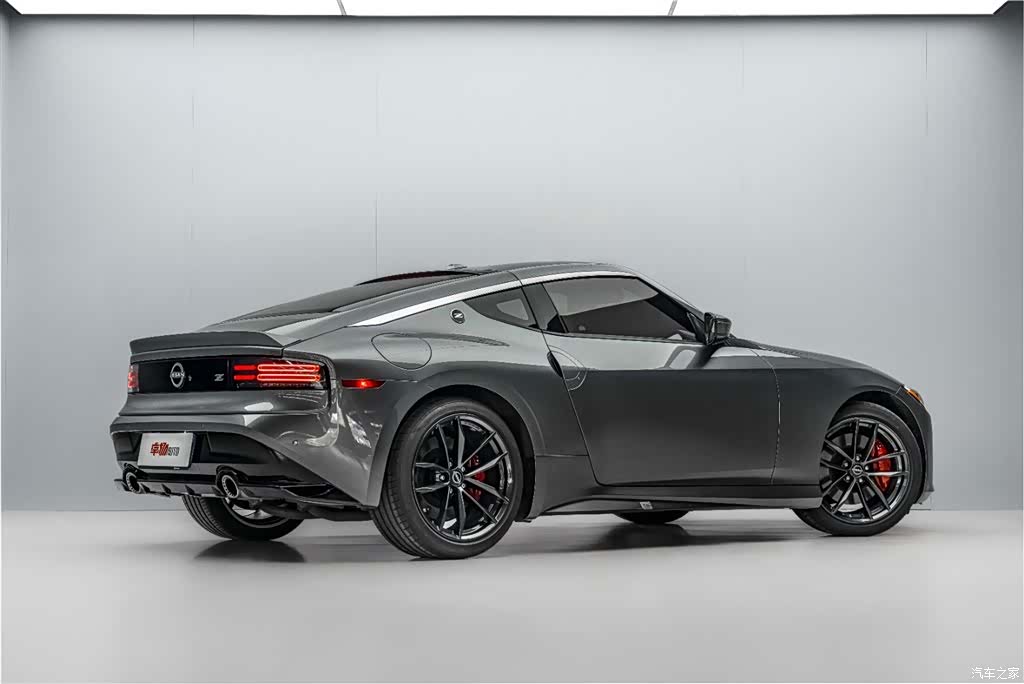 Nissan 400Z, 2023 7