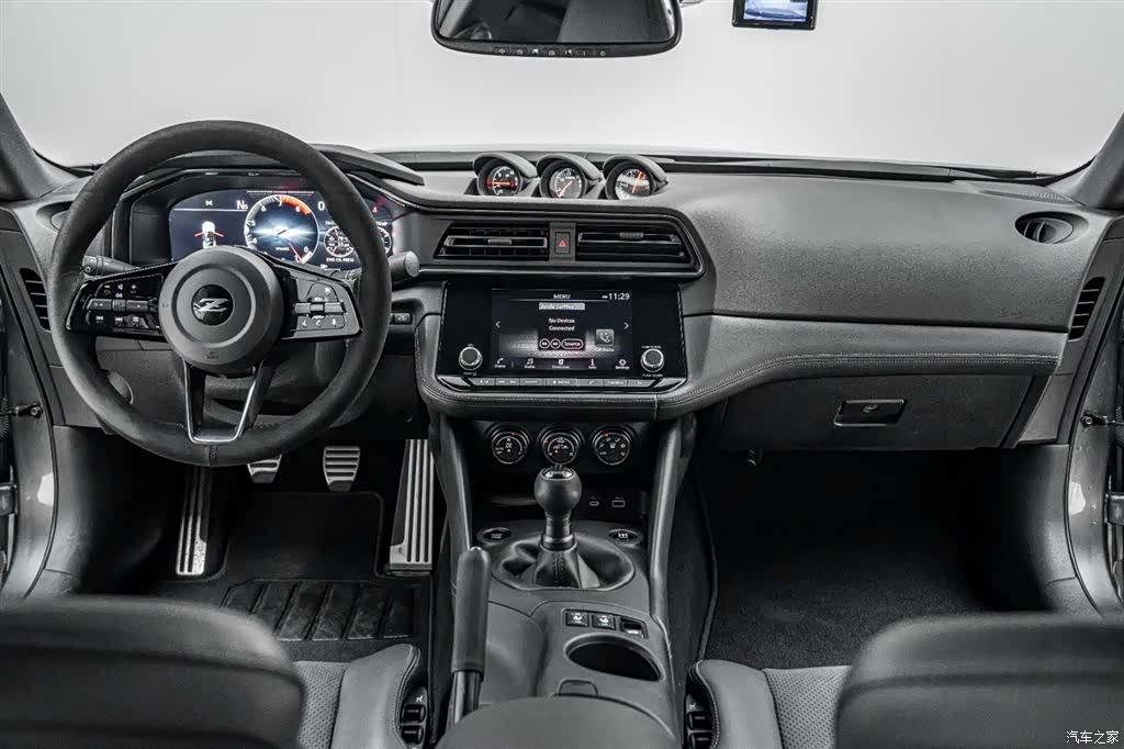 Nissan 400Z, 2023 28
