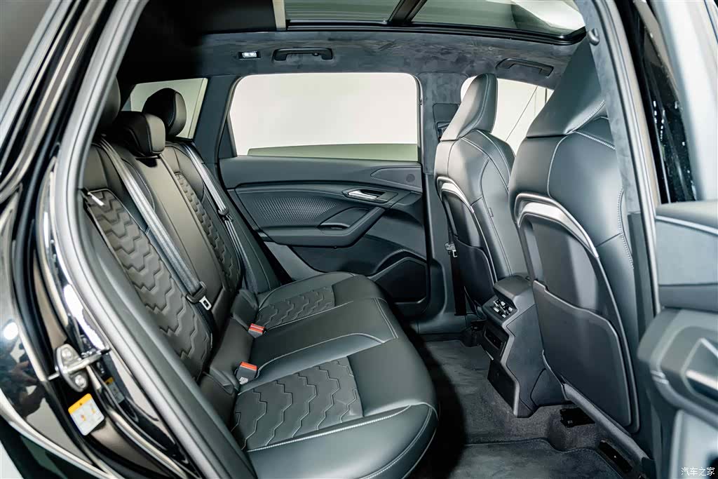 Audi e-tron, 2025 22