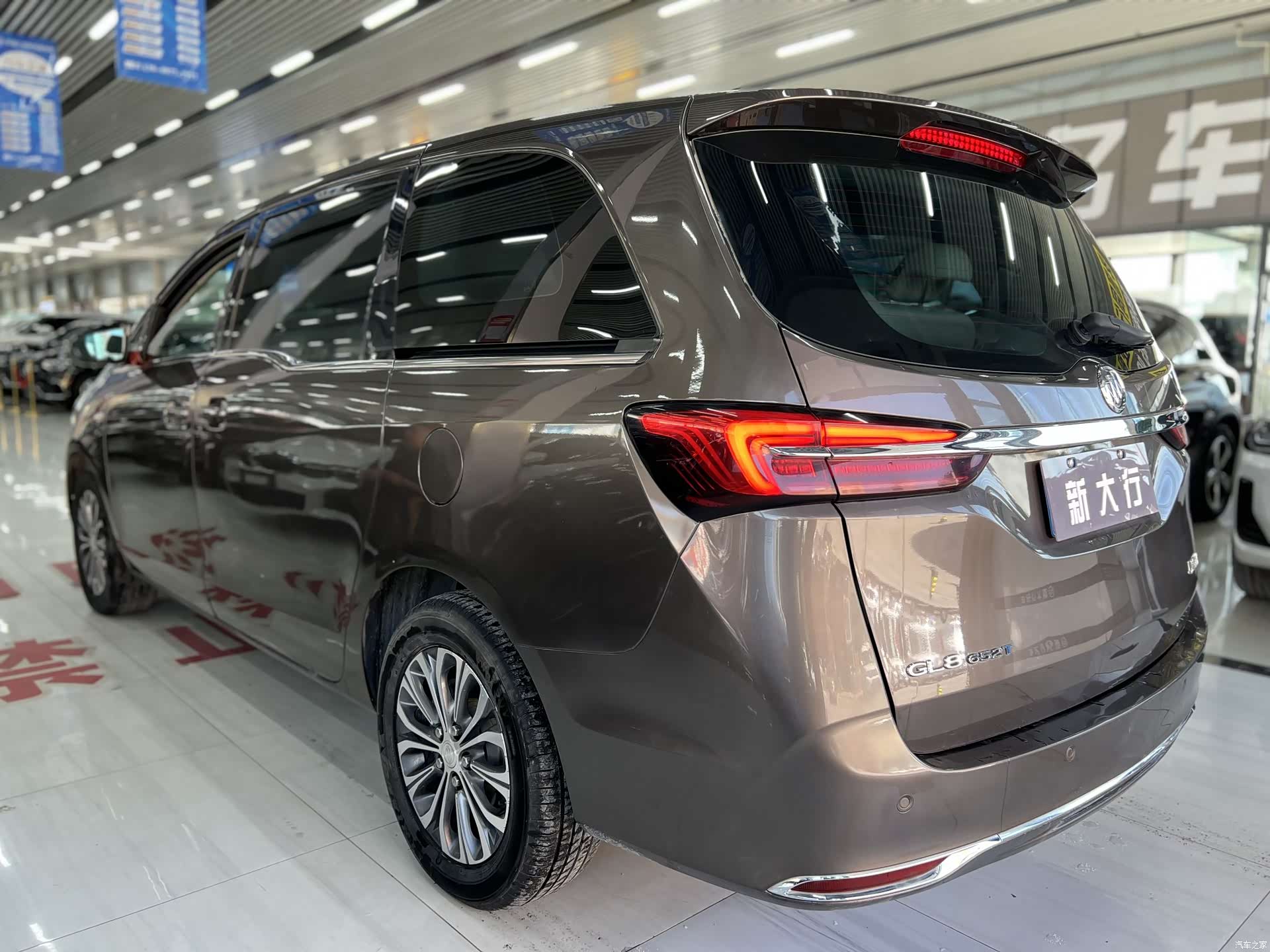 Buick GL8, 2022 9