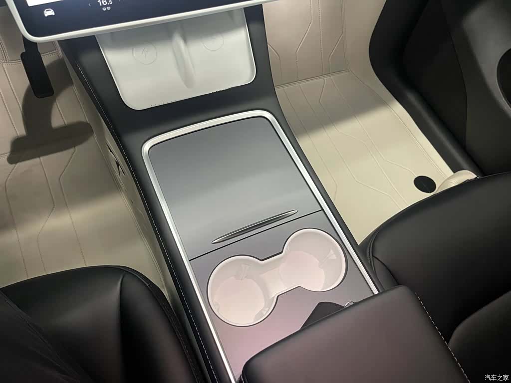 Tesla Model Y, 2025 26