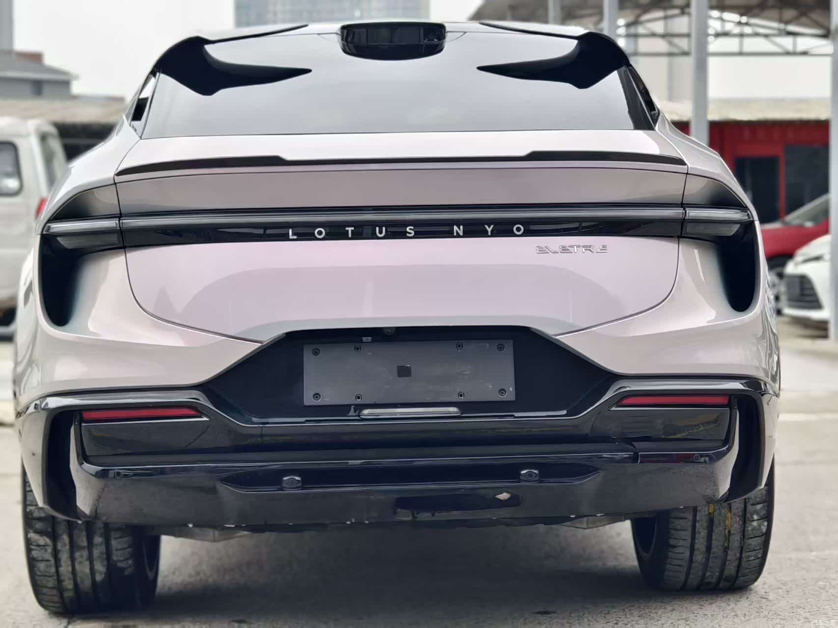 Lotus ELETRE, 2026 8
