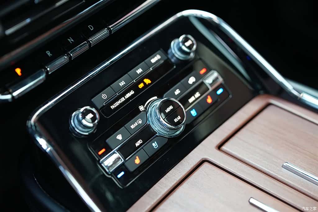 Lincoln Navigator, 2019 17