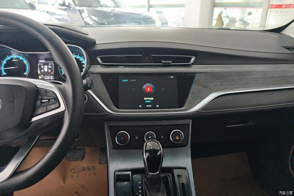 Geely Emgrand, 2021 13