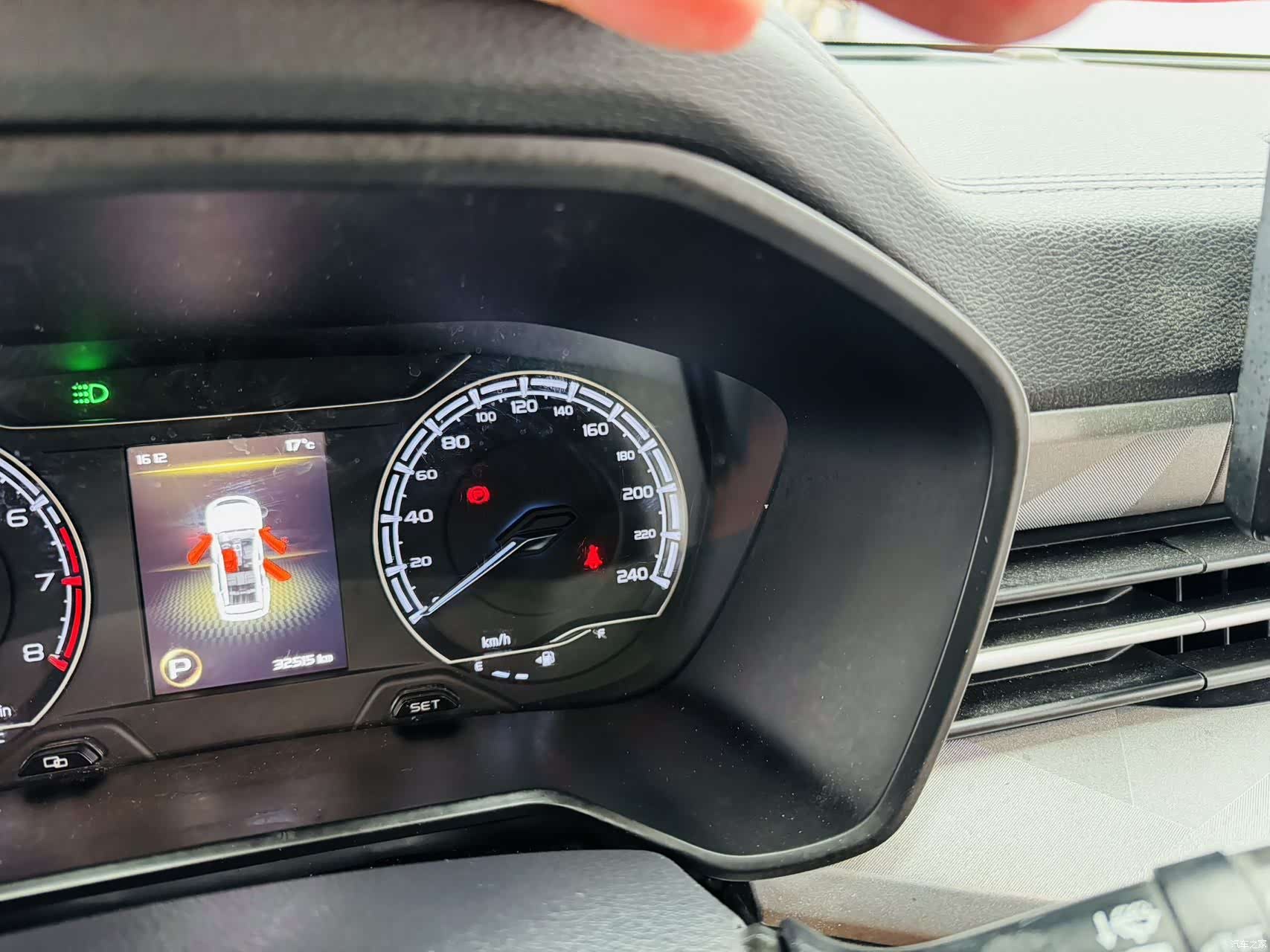 Geely X6, 2022 все фото