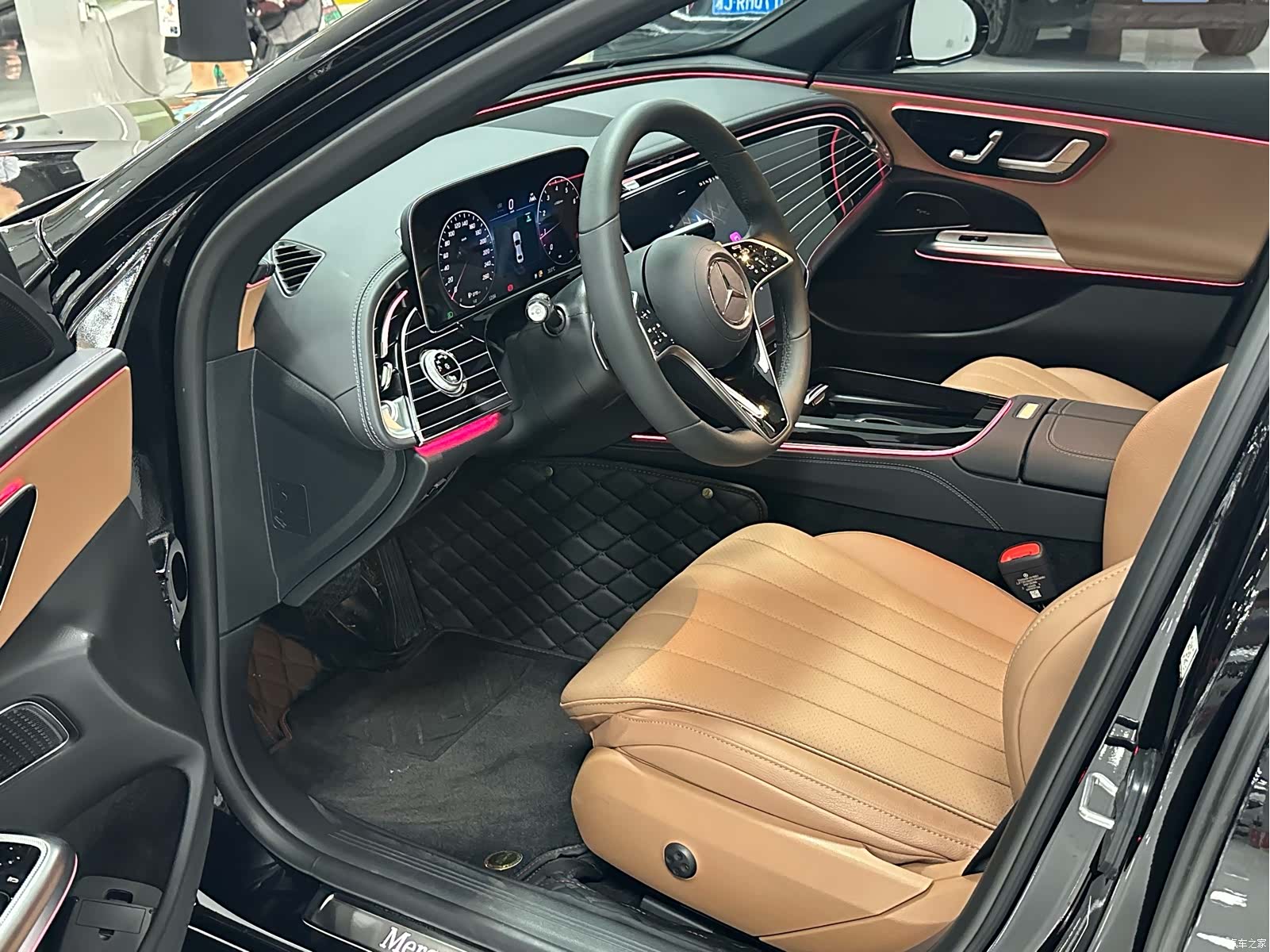 Mercedes-Benz E-Class, 2025 4