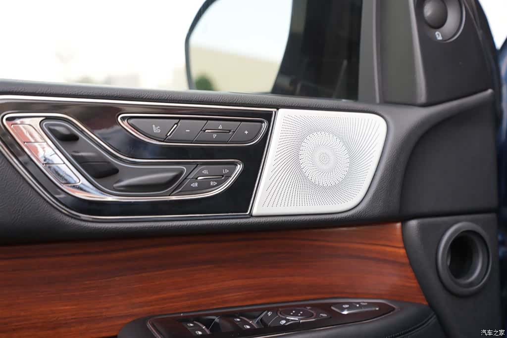 Lincoln Navigator, 2019 13