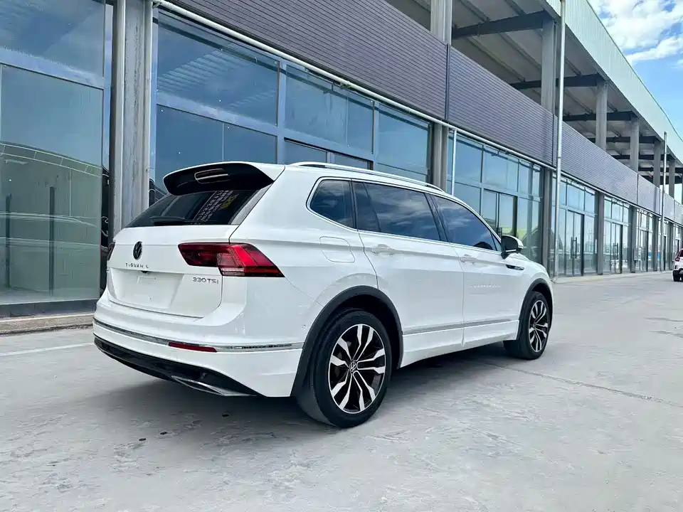Volkswagen Tiguan L