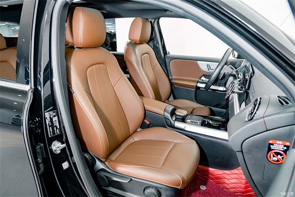 Mercedes-Benz GLB, 2023 18