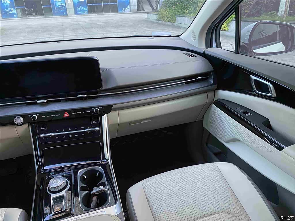 Kia Carnival, 2023 12