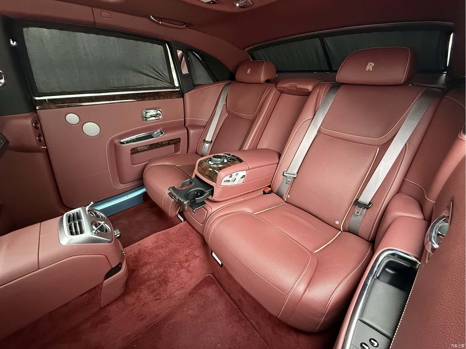 Rolls-Royce Ghost, 2018 9