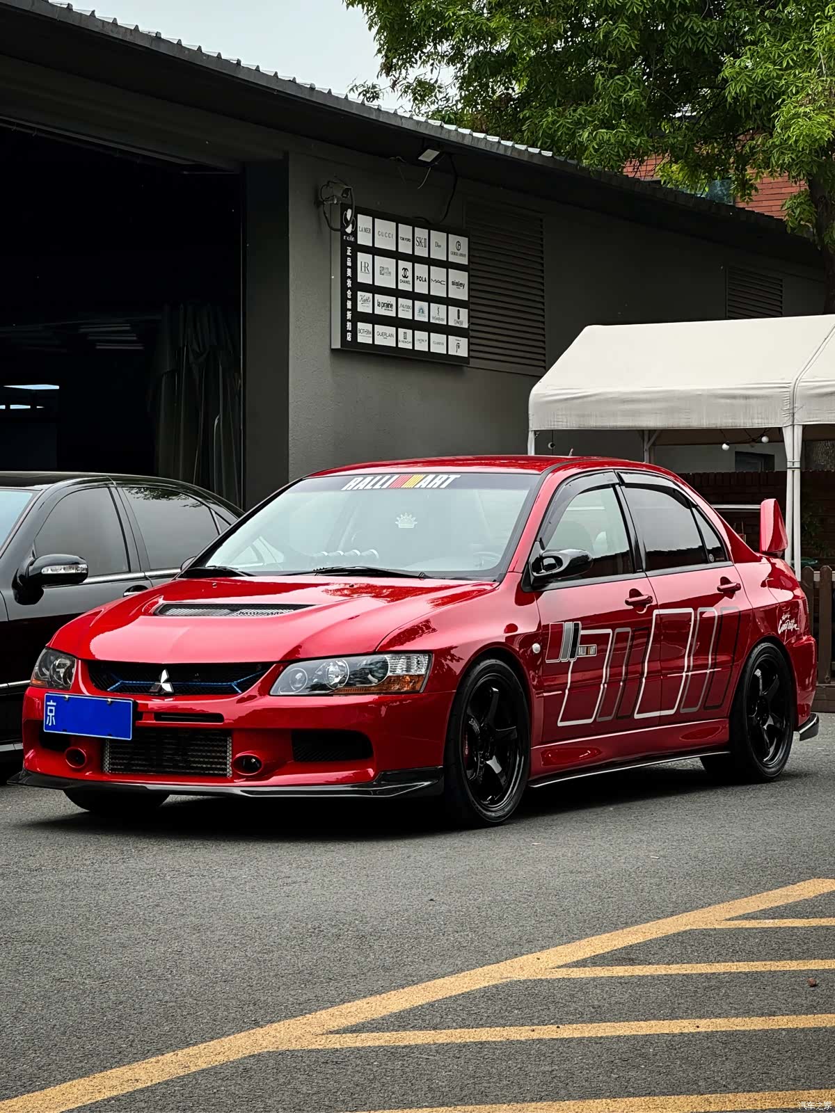 Mitsubishi LANCER