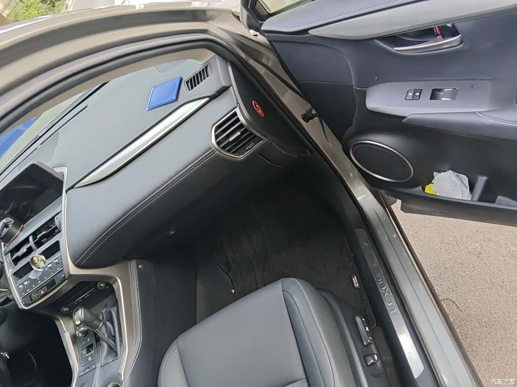 Lexus NX, 2021 21