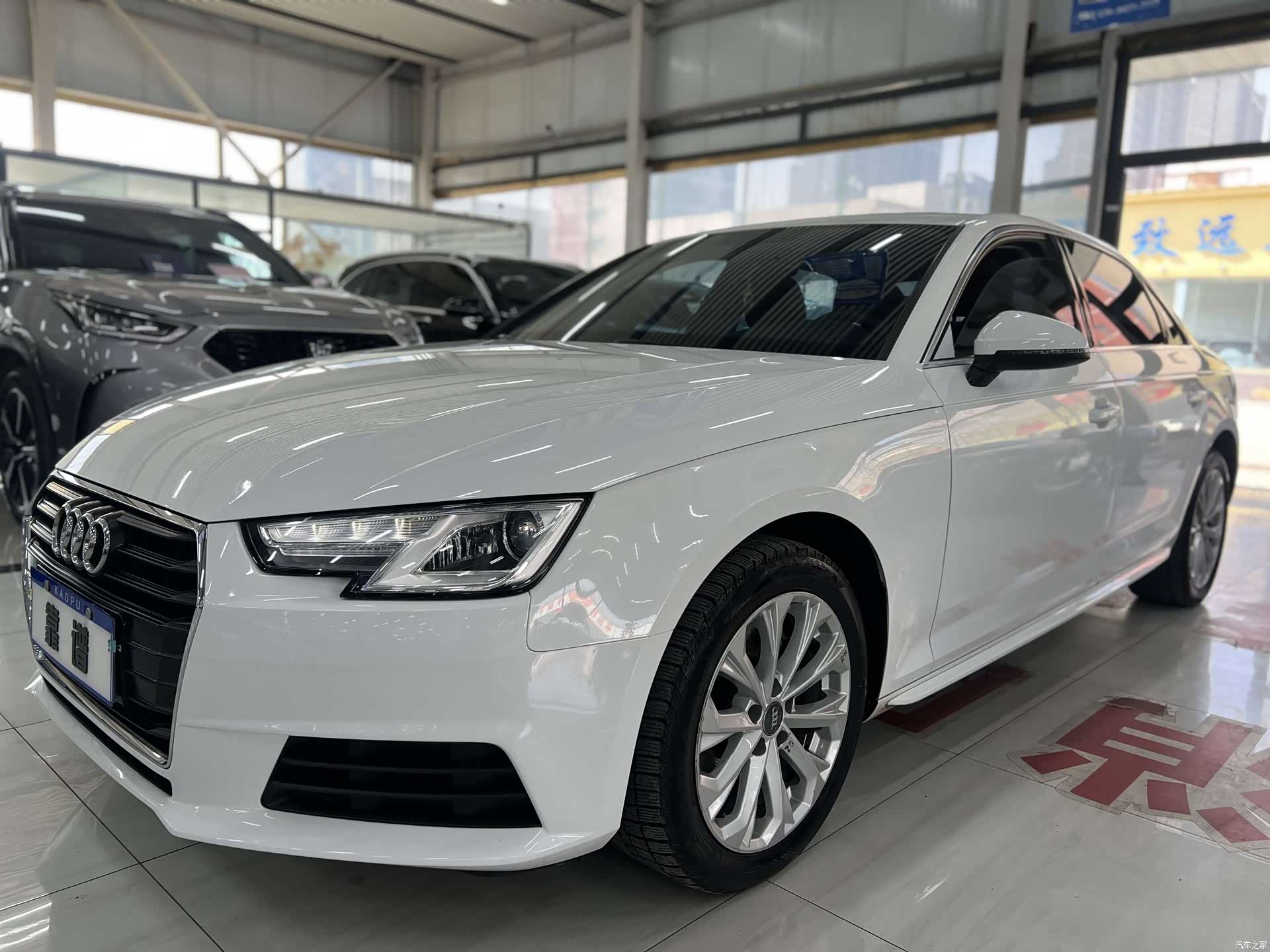 Audi A4L, 2017 1