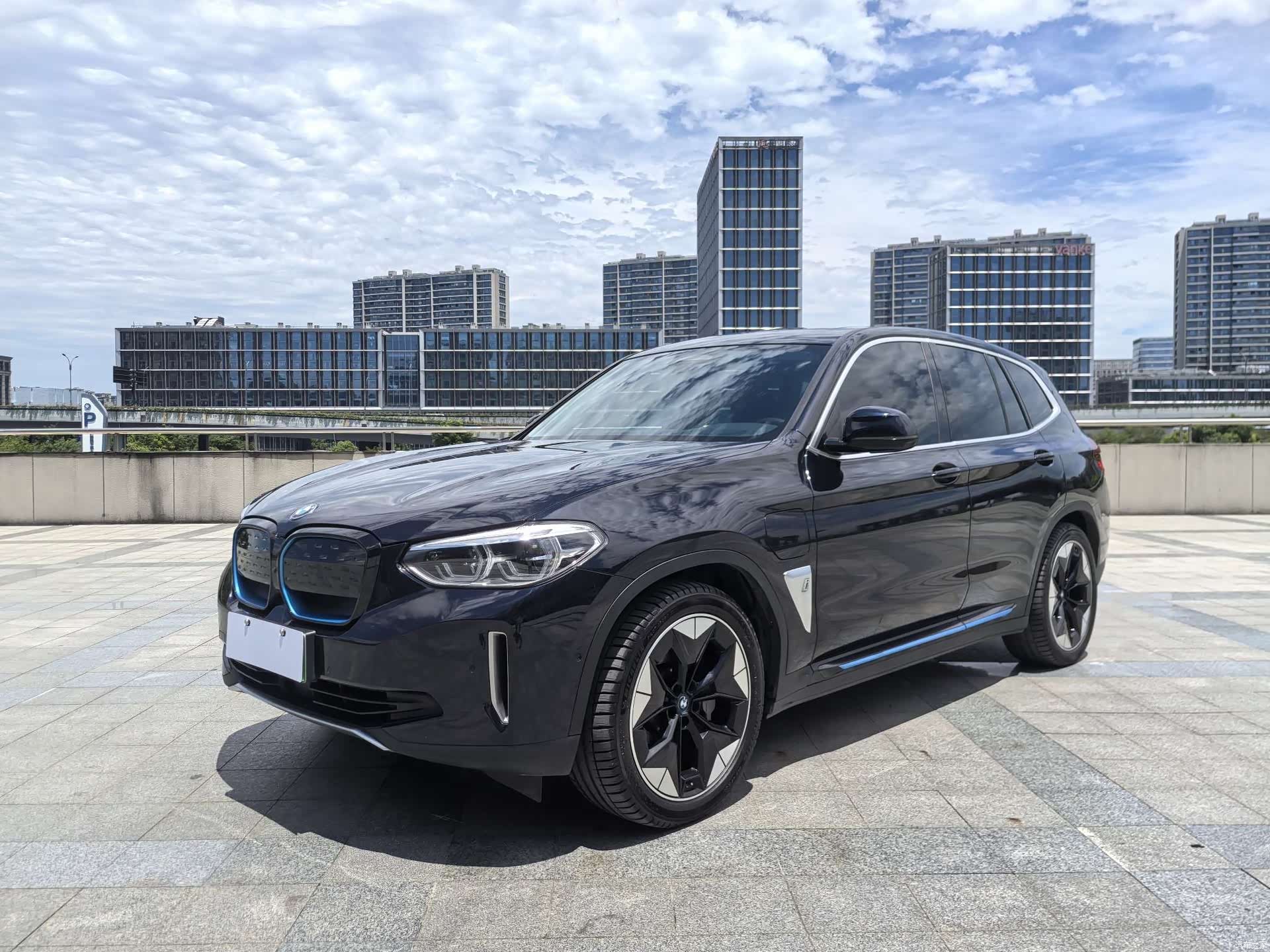 BMW iX3, 2021 1