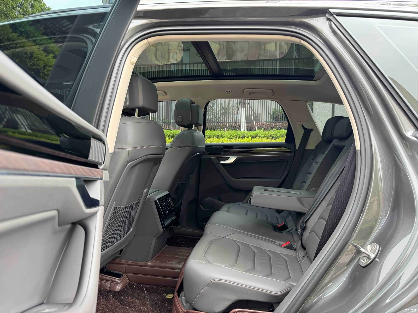 Volkswagen Touareg, 2023 10