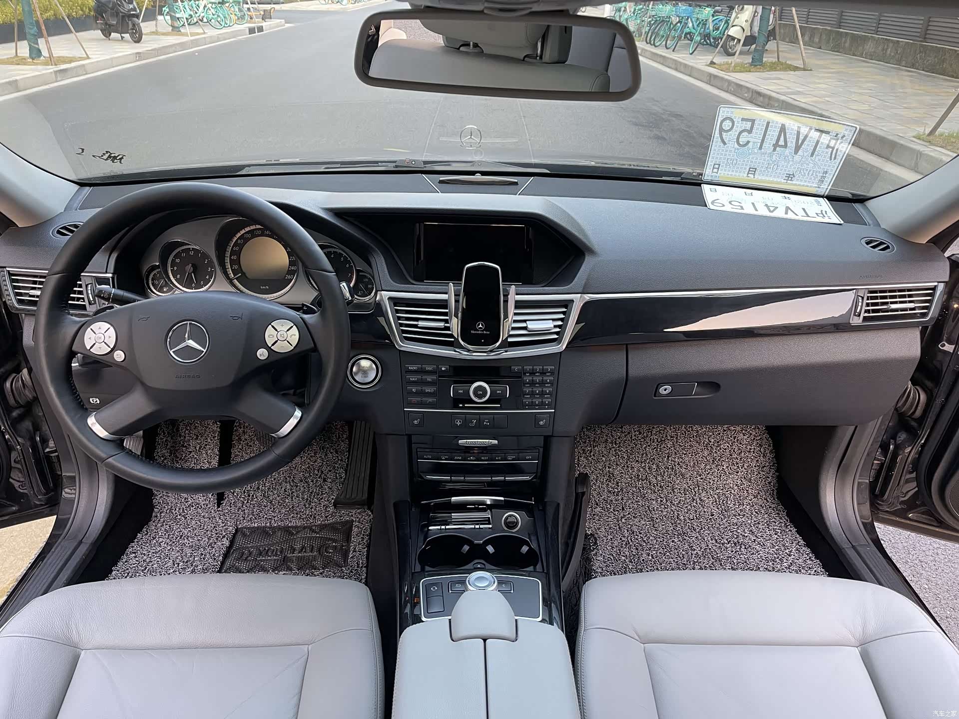 Mercedes-Benz E-Class, 2011 8