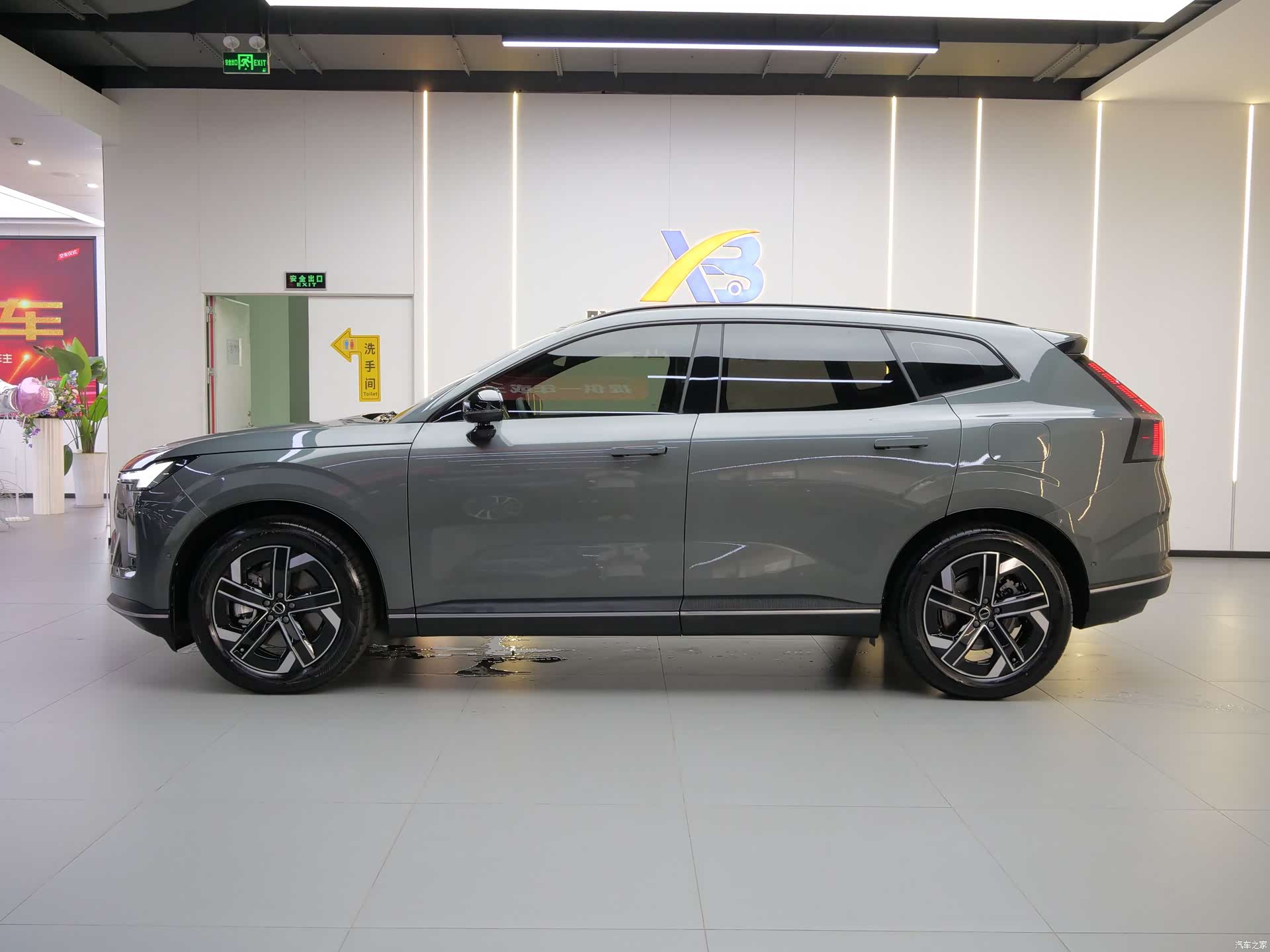 Volvo XC70, 2025 6