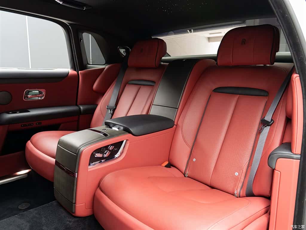 Rolls-Royce Ghost, 2022 12