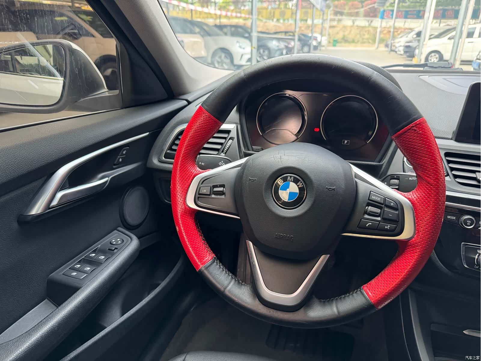 BMW 1 Series, 2019 все фото