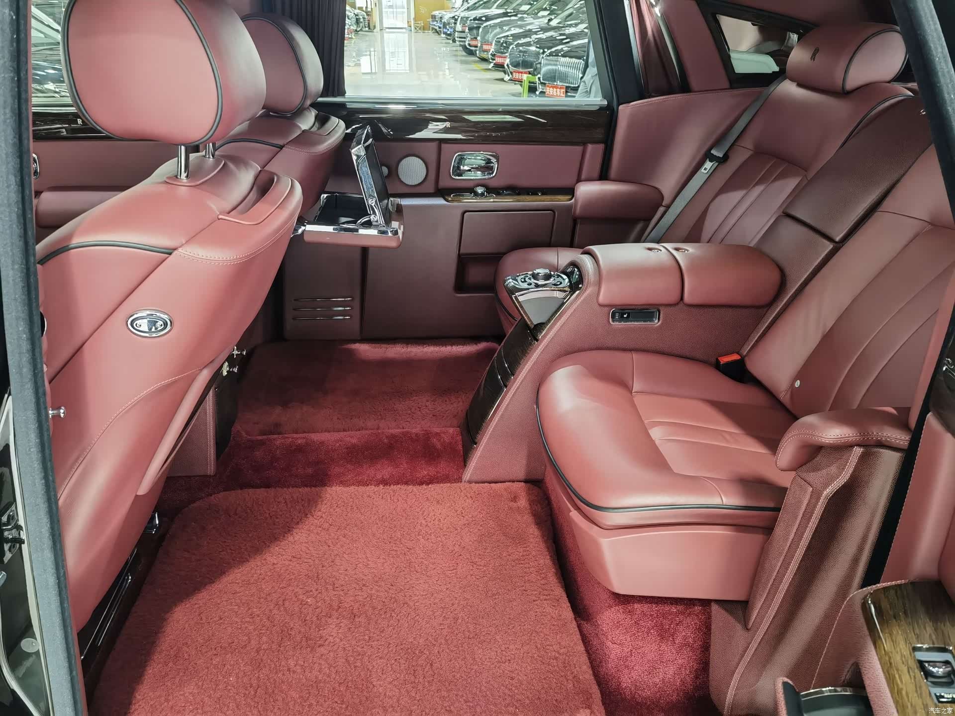 Rolls-Royce Phantom, 2016 12