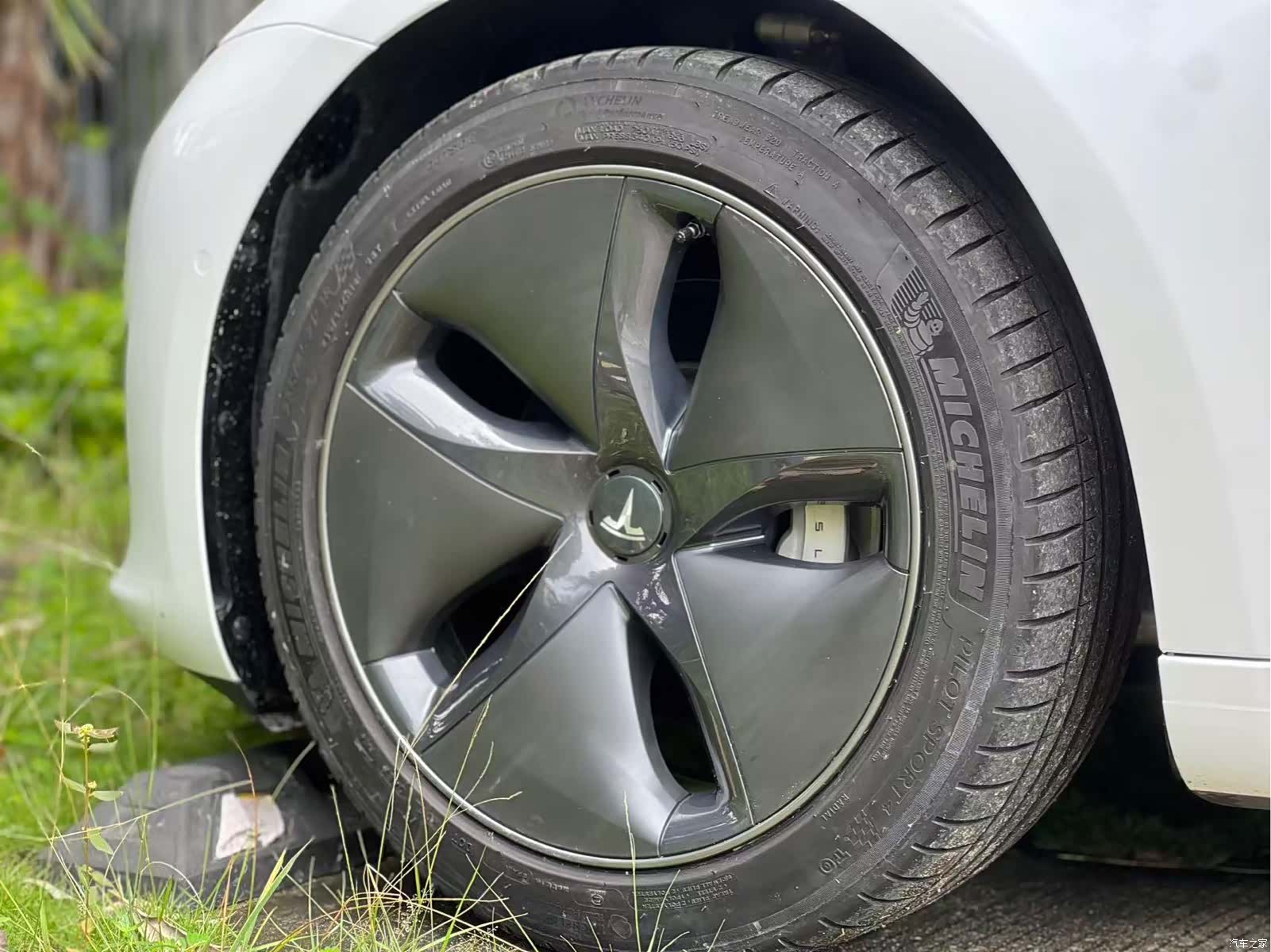 Tesla Model 3, 2019 15