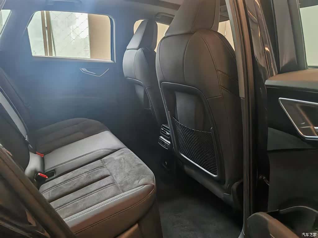 Audi Q4 e-tron, 2023 23