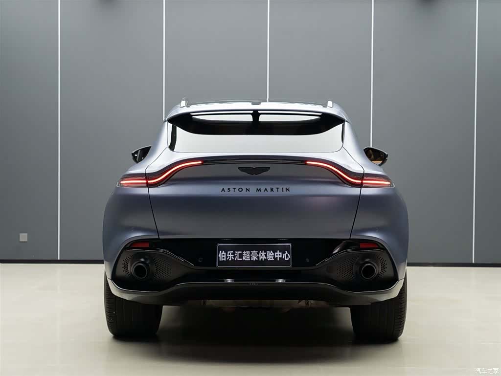 Aston Martin DBX, 2024 6