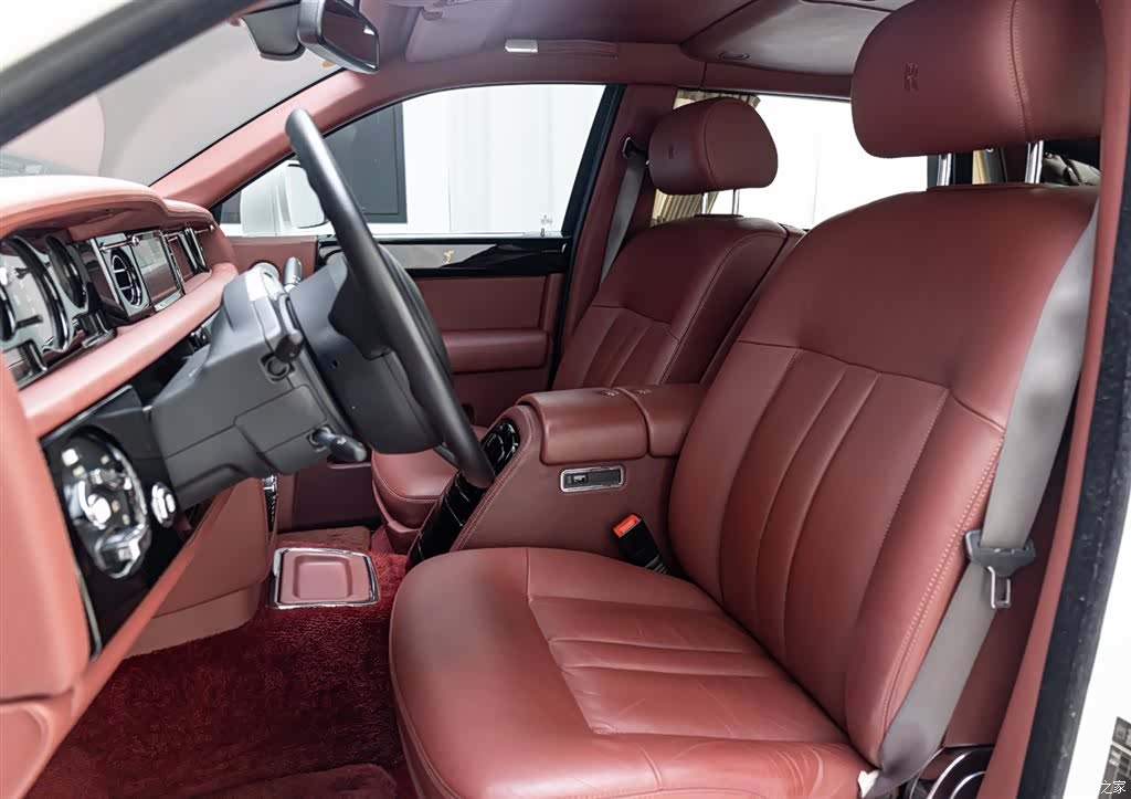 Rolls-Royce Phantom, 2016 9